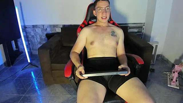 davinalhot online show from April 2026 05:40:02 AM