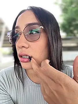   IRIS   online show from October 2025 08:18:02 PM