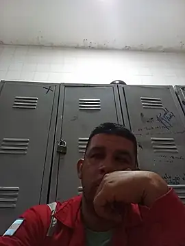 Snapshot of El-reyleon chatting on June 2026 07:00:02 PM El-reyleon online show from June 2026 07:00:02 PM