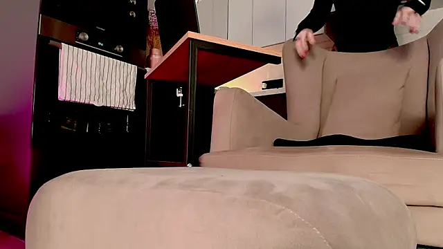 Yourfreebird online show from April 2026 07:55:02 AM