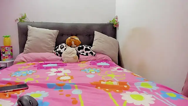 Snapshot of AnnieBellee chatting on September 2025 08:31:02 PM AnnieBellee online show from September 2025 08:31:02 PM