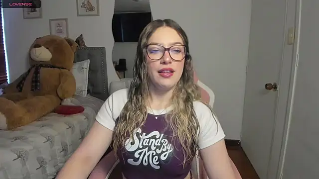 Snapshot of samysweet_8 chatting on May 2026 12:10:01 PM samysweet 8 online show from May 2026 12:10:01 PM