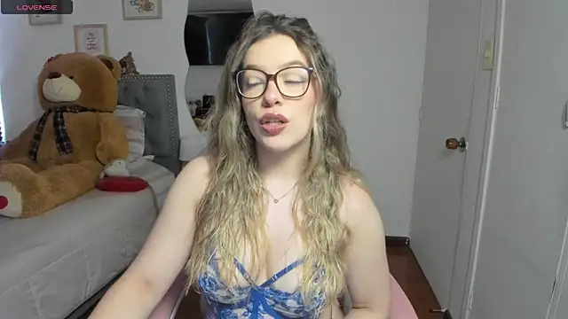 Snapshot of samysweet_8 chatting on May 2026 01:08:02 PM samysweet 8 online show from May 2026 01:08:02 PM