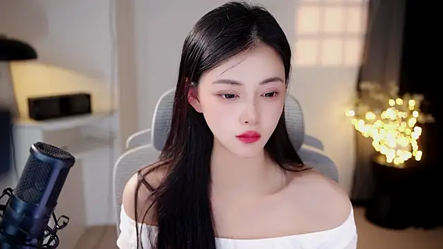 Ocean--Lili online show from July 2026 02:19:02 PM