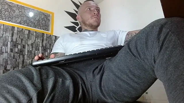 stripnolimits online show from October 2025 05:44:02 PM