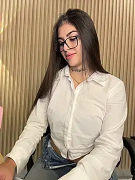 Sarasanders 4 online show from November 2025 03:16:01 AM