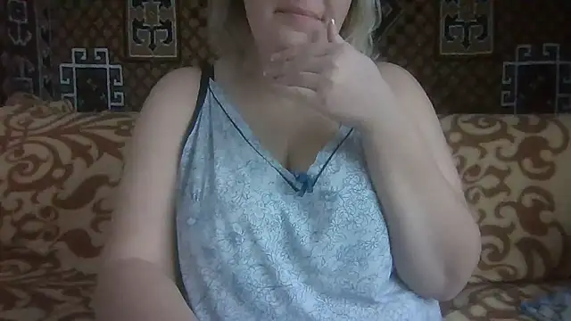 Diana Britt online show from December 2025 08:20:02 AM