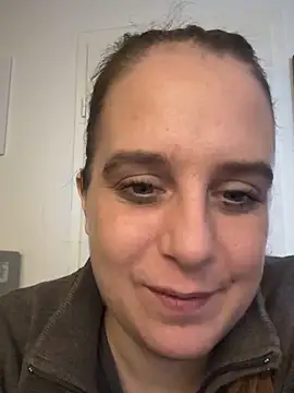 LadyChantale online show from April 2026 06:19:01 AM