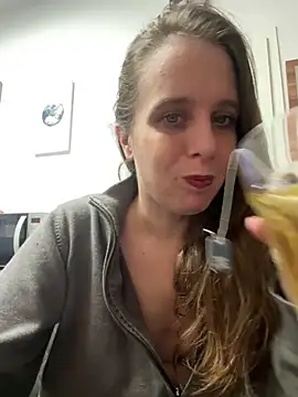 LadyChantale online show from April 2026 05:25:02 AM