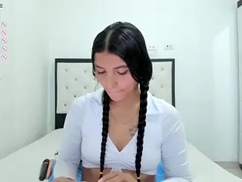 CuteLatinaxx online show from March 2025 01:51:01 PM