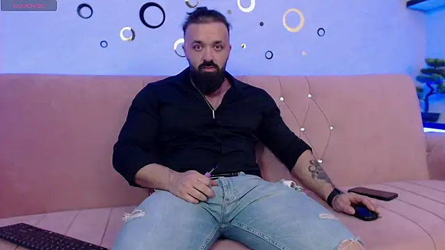 alexhunk09 online show from April 2026 11:49:02 PM