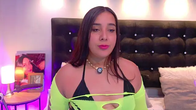 ValenScott1 online show from November 2025 12:50:02 PM