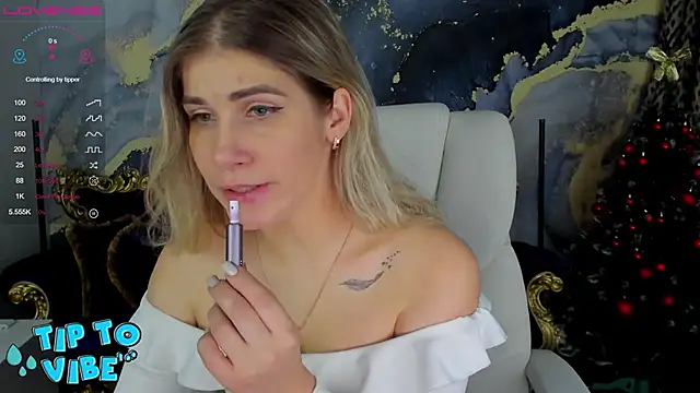 Snapshot of CassandraGood chatting on January 2025 09:33:01 AM CassandraGood online show from January 2025 09:33:01 AM