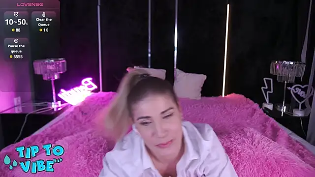 Snapshot of CassandraGood chatting on January 2025 04:38:01 AM CassandraGood online show from January 2025 04:38:01 AM