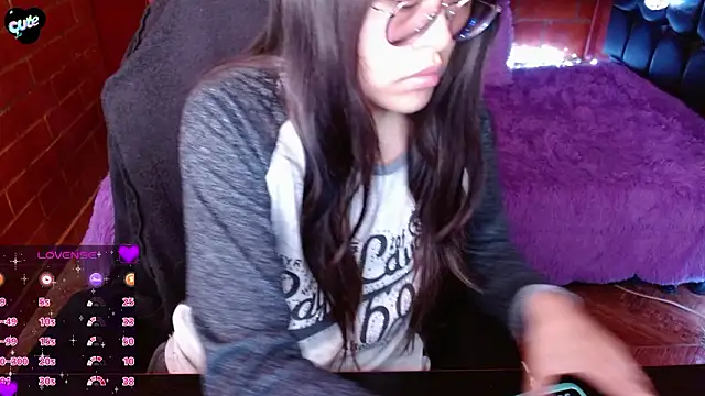 MidoriQuiinn online show from March 2026 03:57:02 PM