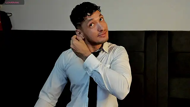 alejandro  2 online show from April 2026 06:14:02 PM