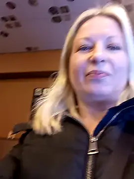 Arina smiles online show from January 2025 04:30:02 PM