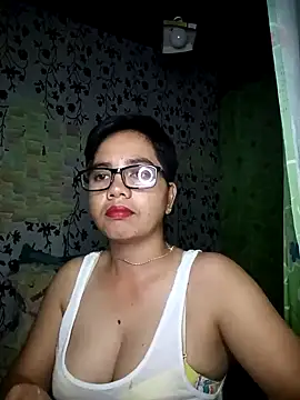 Snapshot of lovely_samxxx24 chatting on February 2025 06:40:02 PM lovely samxxx24 online show from February 2025 06:40:02 PM