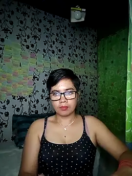 Snapshot of lovely_samxxx24 chatting on February 2025 02:23:02 PM lovely samxxx24 online show from February 2025 02:23:02 PM