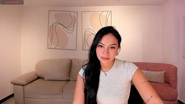 Snapshot of MollyJones_ chatting on May 2026 06:57:02 PM MollyJones online show from May 2026 06:57:02 PM