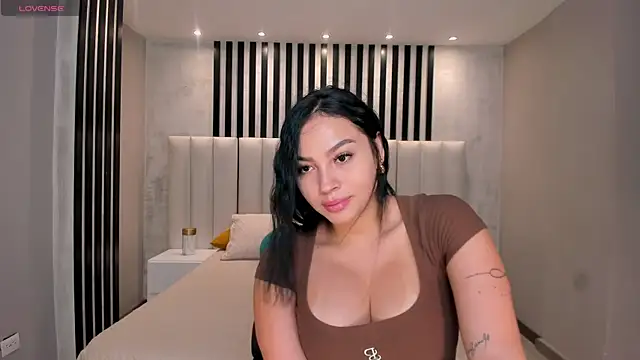 Snapshot of MollyJones_ chatting on July 2026 07:16:02 PM MollyJones online show from July 2026 07:16:02 PM