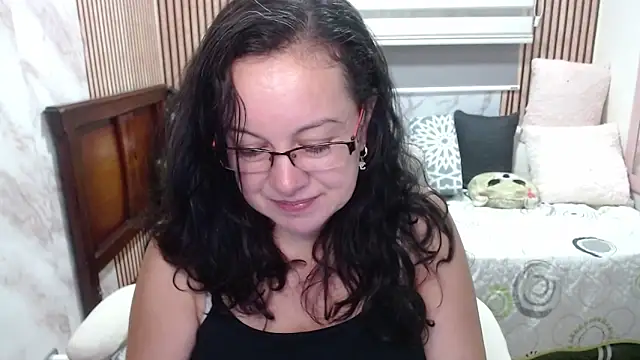 Snapshot of Sonialorens_ chatting on June 2026 03:55:01 PM Sonialorens online show from June 2026 03:55:01 PM