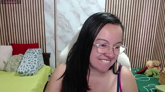 Snapshot of Sonialorens_ chatting on July 2026 08:00:01 PM Sonialorens online show from July 2026 08:00:01 PM