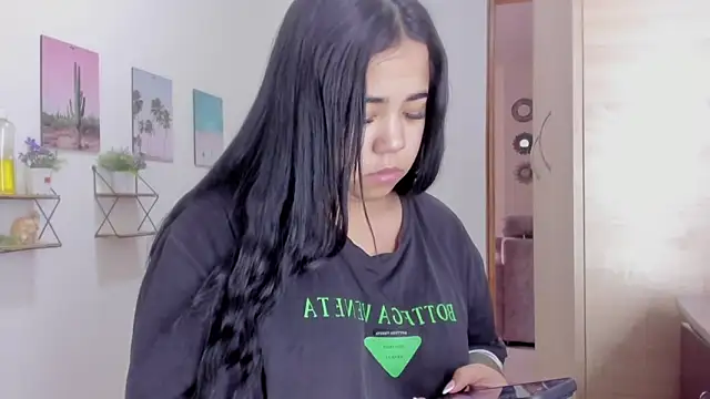 Emma lean online show from February 2026 05:09:02 PM