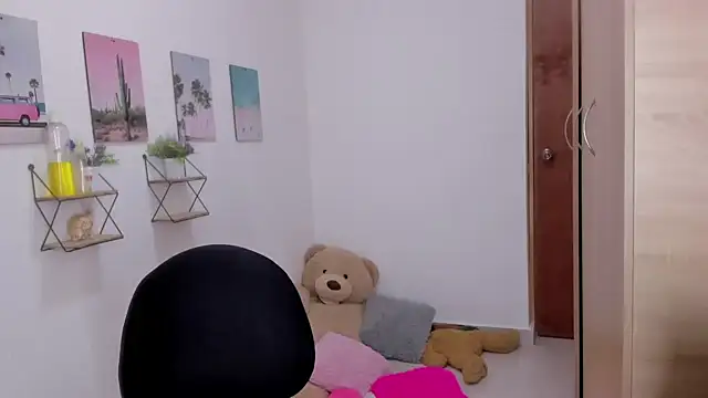 Emma lean online show from March 2026 07:18:02 PM