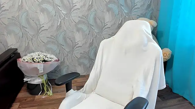 Kitty8meow online show from November 2025 06:28:01 AM