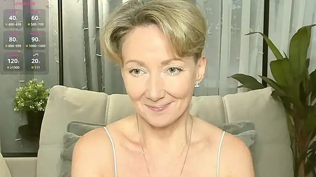 AkexandraFix online show from November 2025 01:00:02 PM