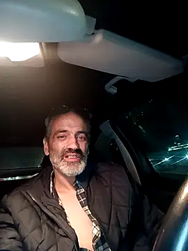 Snapshot of Gumatos chatting on April 2026 01:00:02 AM Gumatos online show from April 2026 01:00:02 AM