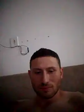 Juninho5755 online show from October 2025 11:27:01 PM