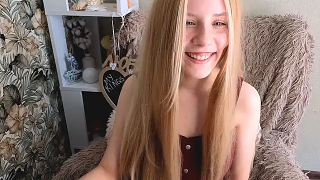 Snapshot of sarakaell chatting on July 2026 02:33:01 AM sarakaell online show from July 2026 02:33:01 AM