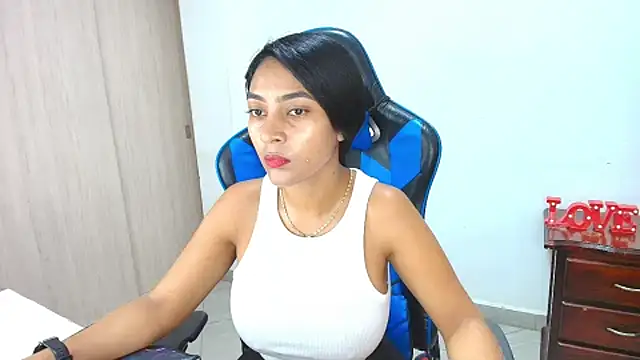 sophiax-x online show from September 2025 04:12:02 PM