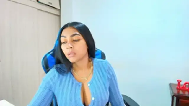 sophiax-x online show from November 2025 03:12:01 PM