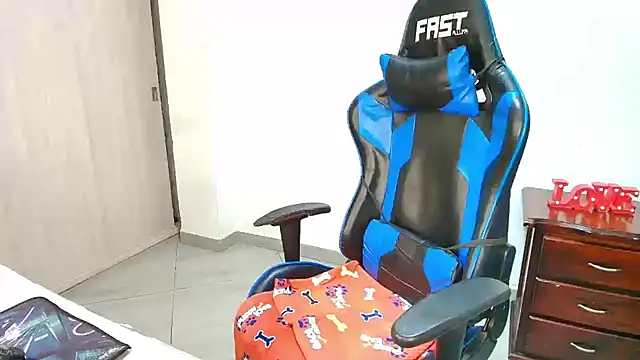 sophiax-x online show from November 2025 11:14:02 PM