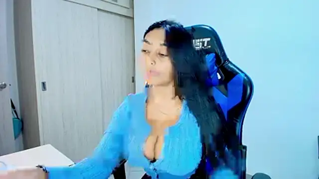 sophiax-x online show from December 2025 09:11:02 PM