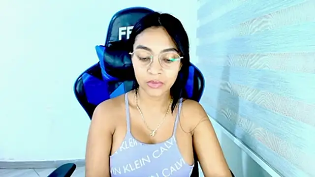 sophiax-x online show from March 2026 11:27:02 PM