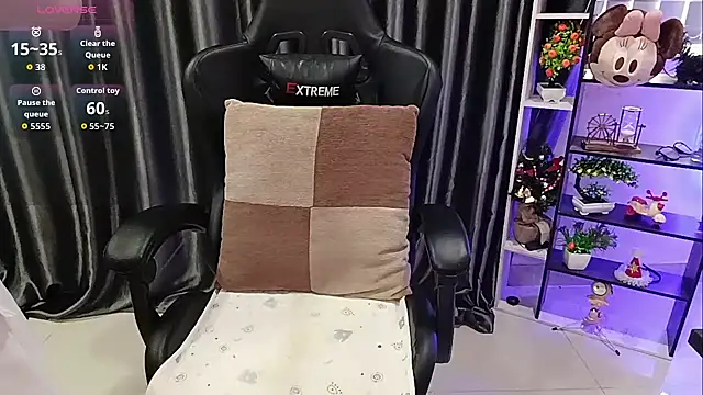 Yuki-yio online show from October 2025 01:20:02 AM