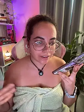 Snapshot of Emma_Wish chatting on July 2026 07:56:02 PM Emma Wish online show from July 2026 07:56:02 PM