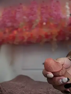 seraphine23 online show from March 2026 09:56:02 PM