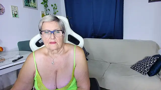 Selenna57 online show from January 2026 06:22:02 PM