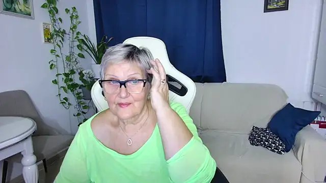 Selenna57 online show from February 2026 06:13:01 PM