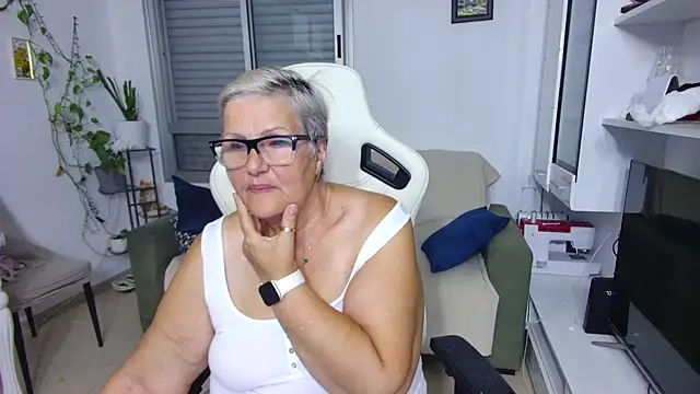 Selenna57 online show from June 2026 05:29:02 PM