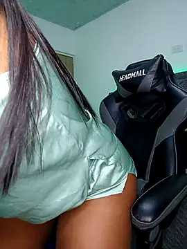 Snapshot of nashiira_ chatting on February 2026 11:43:02 PM nashiira online show from February 2026 11:43:02 PM