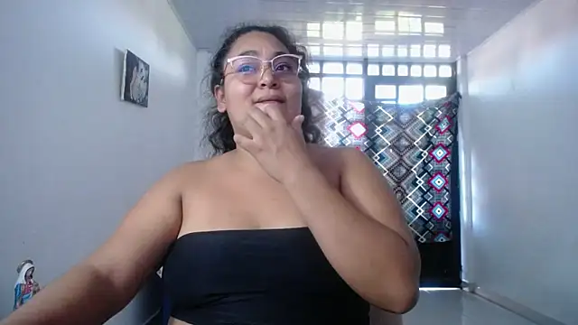 Snapshot of sirena_15 chatting on September 2025 09:59:02 PM sirena 15 online show from September 2025 09:59:02 PM