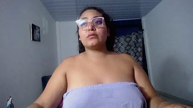 Snapshot of sirena_15 chatting on September 2025 05:09:01 AM sirena 15 online show from September 2025 05:09:01 AM