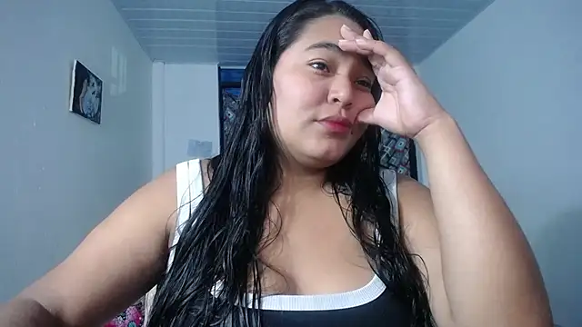 Snapshot of sirena_15 chatting on October 2025 05:49:02 AM sirena 15 online show from October 2025 05:49:02 AM