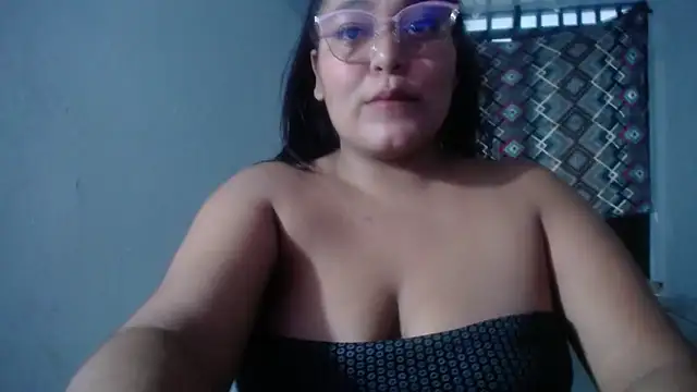 sirena 15 online show from April 2026 10:11:02 PM